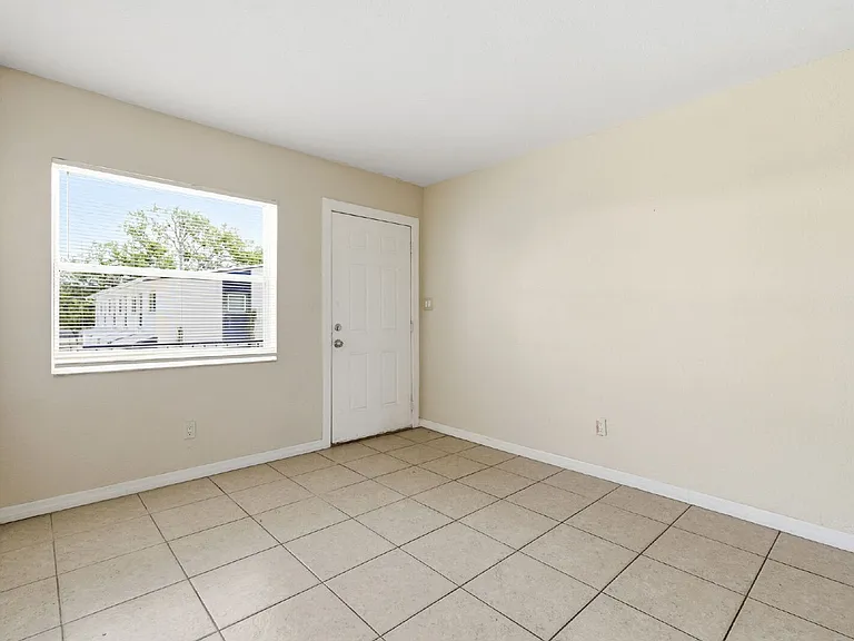 1799 Russell St S #3 — Photo 9