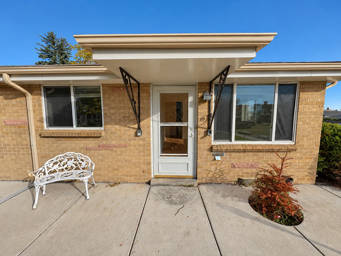 3705-3721 Yukon Ct — Photo 2