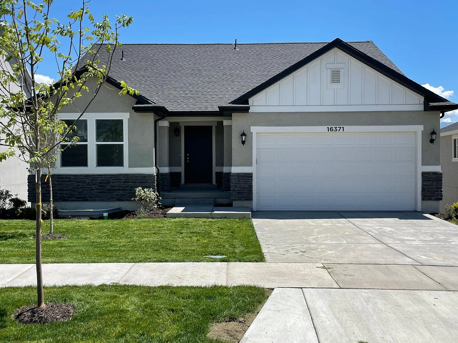 3 bed, 3000 sqft, $3,999 — Photo 1