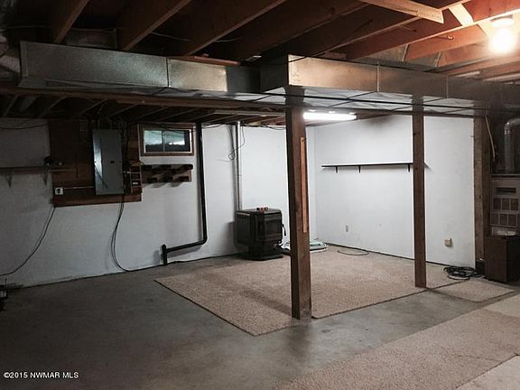 5th image of 305 Lincoln Ct