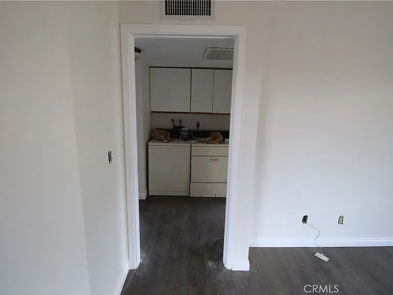 415 W Stocker St #307 — Photo 7
