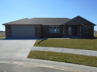 5965 Moonlight Ct, Seymour, IN 47274