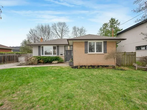 602 Stephens Cres, Oakville, ON L6K 1Y3