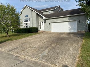 308 Spicywood Dr, Milton, WV 25541