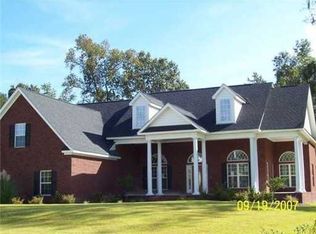 441 Chastain Cir, Richmond Hill, GA 31324
