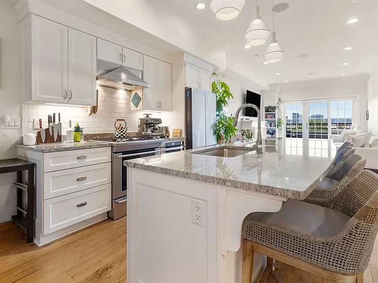 380 Bunker Hill St #210 — Photo 6