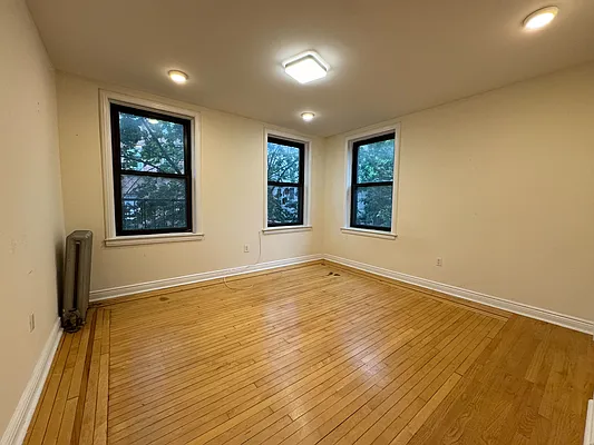 Rented by ATM Realty Service Inc | media 4