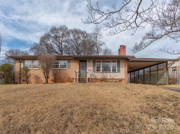 40 Wagon Rd, Asheville, NC 28805
