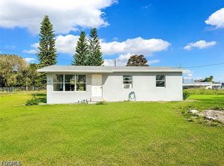 298 6th St, Moore Haven, FL 33471