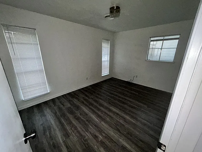 1312 Leader Dr — Photo 9