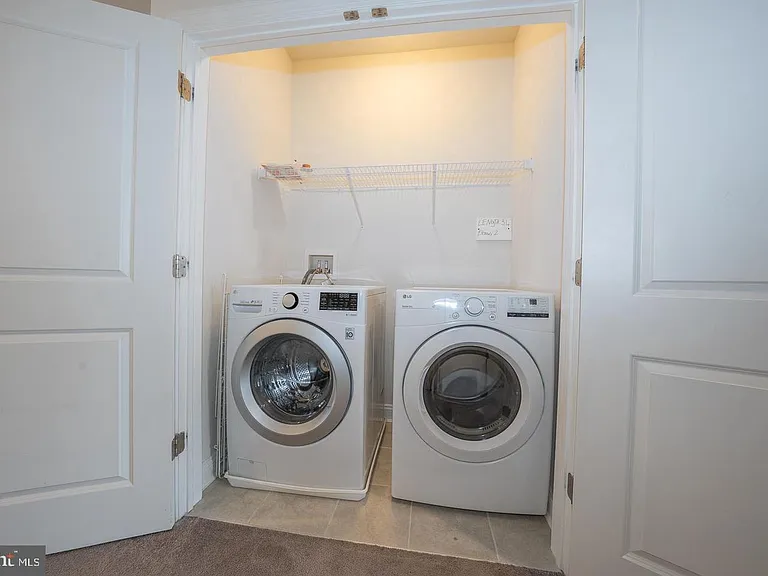220 Charles Ellis Dr — Photo 43