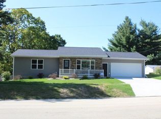 209 S Heaton St, Morrison, IL 61270