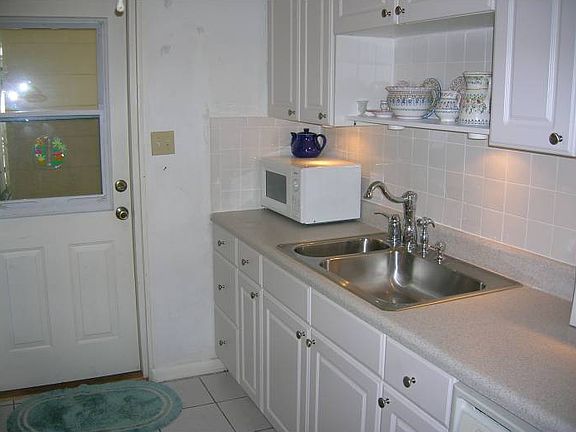 3rd image of 205 Jefferson Ave