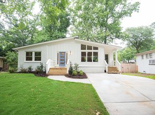 1098 Greenbriar Cir, Decatur, GA 30033