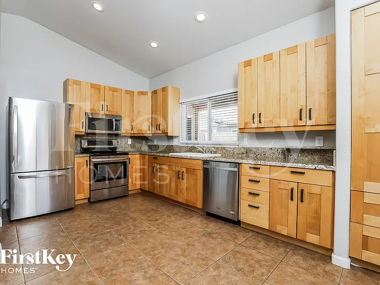 4116 E Tanglewood Dr — Photo 7