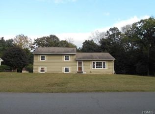 62 Hudson Dr, New Windsor, NY 12553
