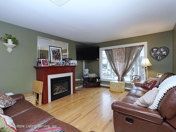 3rd image of 70 Weed Ave
