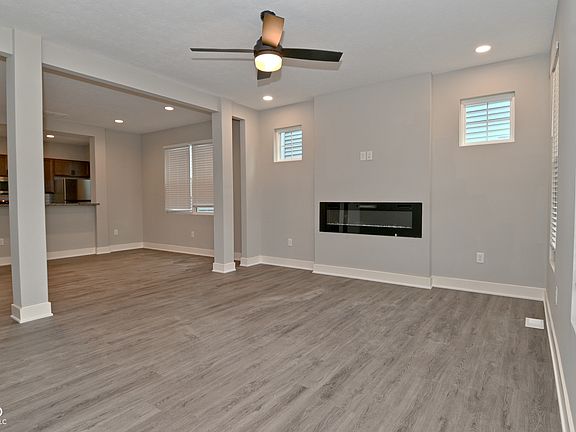 4th image of 2422 N Capitol Ave