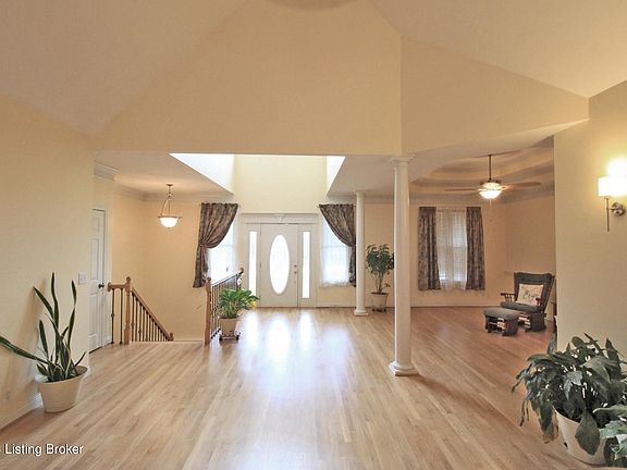 4th image of 22 Pine Meadows Dr