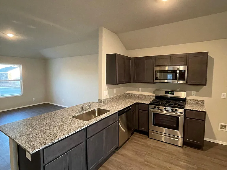 16236 S 88th East Ave — Photo 3
