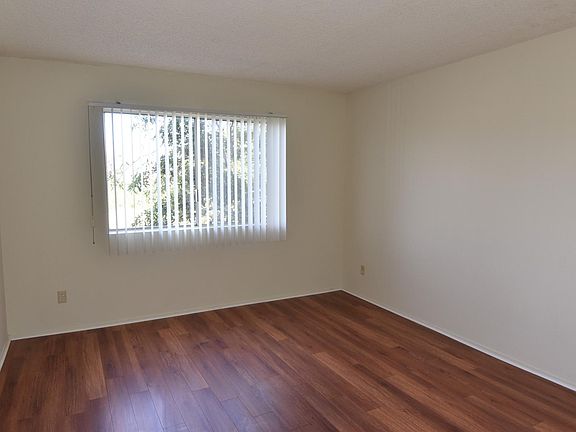 4th image of 518 E Cypress St APT 10