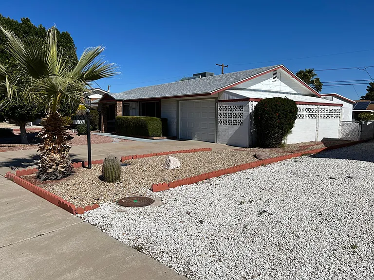 10946 W Canterbury Dr — Photo 6