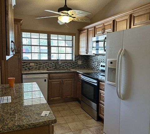 5th image of 1413 W Corktree Cir