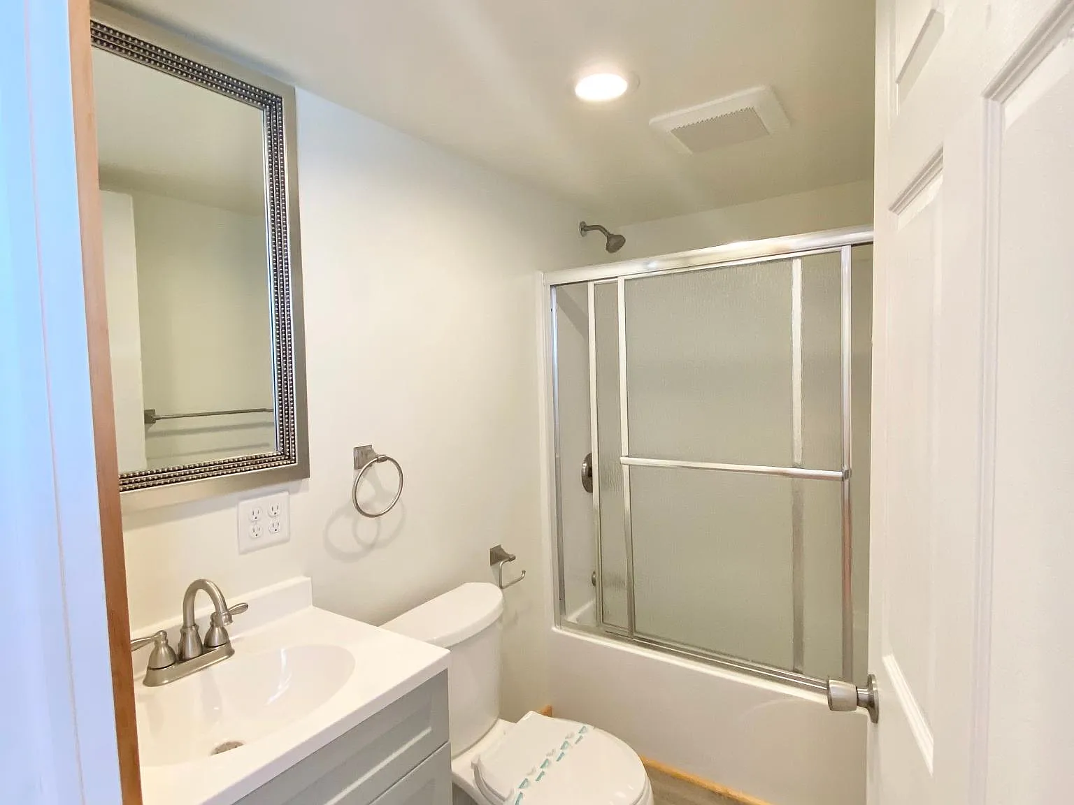 1016 Vine St — Photo 3