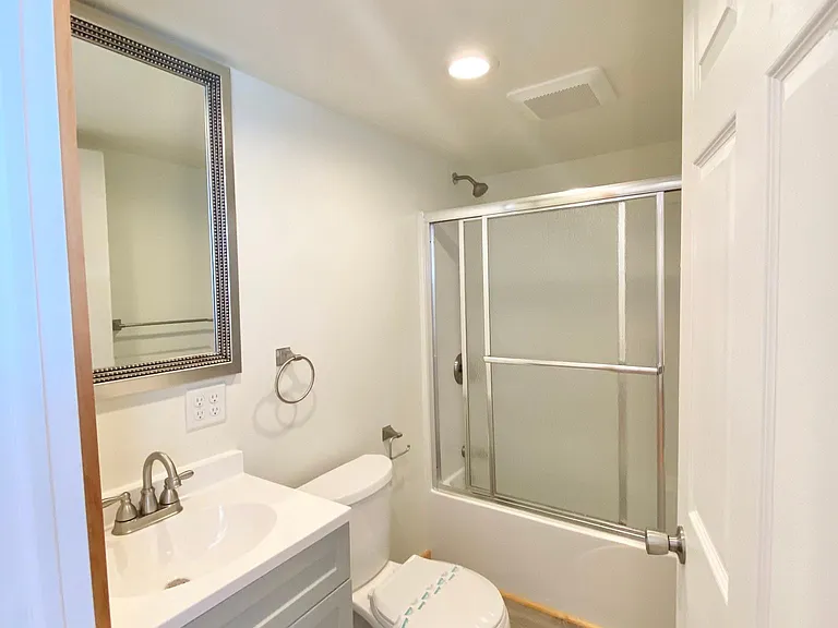 1016 Vine St — Photo 3