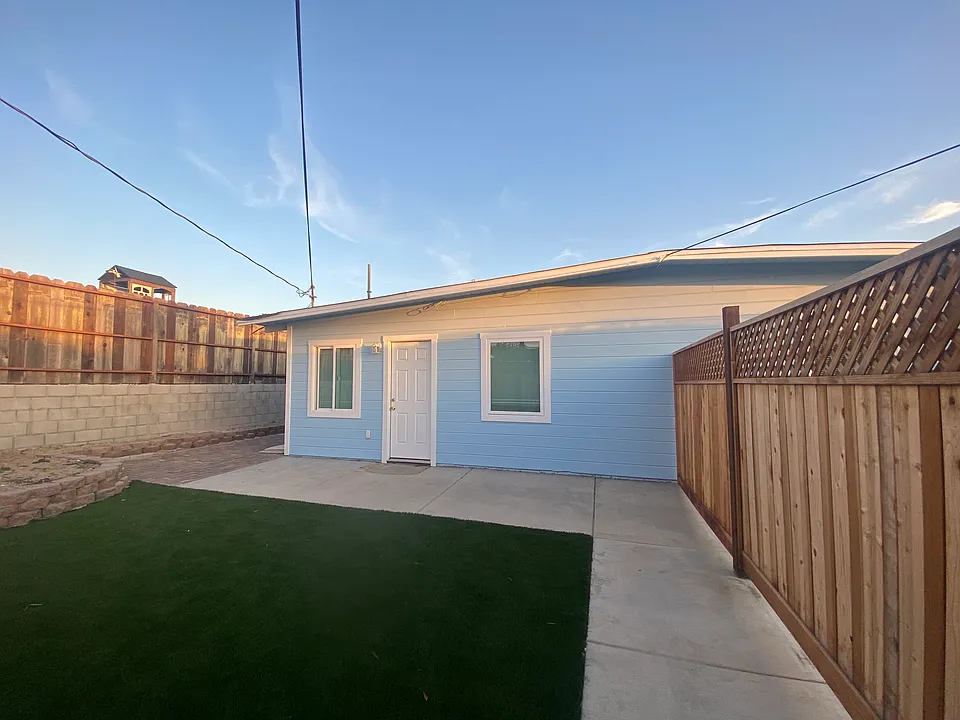 1476 Santa Clara Ave #B