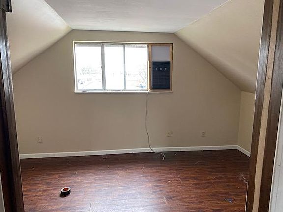 5th image of 1706 Cambridge St