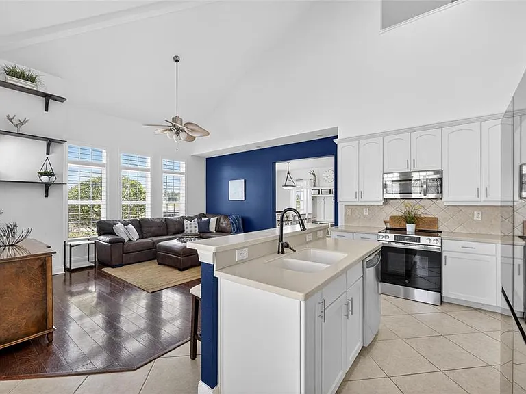 5536 Luminar Pointe Ln — Photo 23