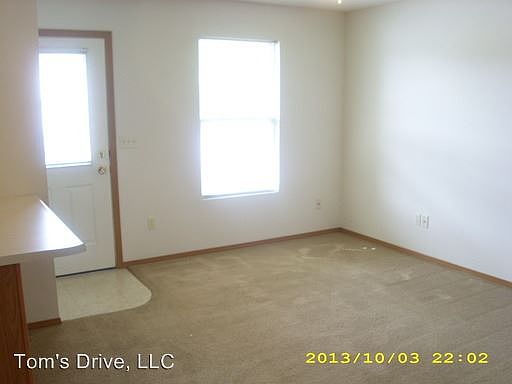 2nd image of 7 Toms Dr APT 09