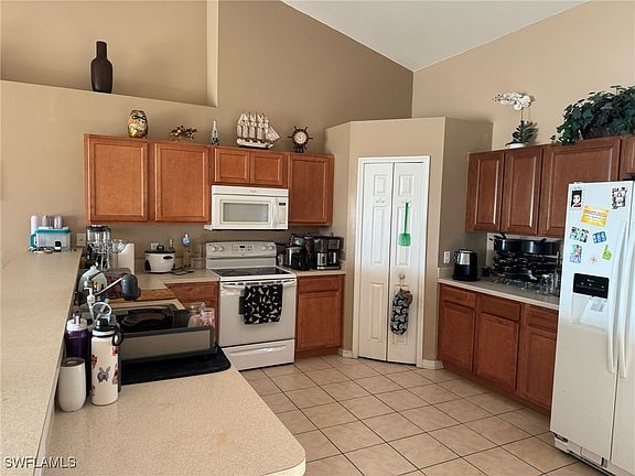 4th image of 1021 NW Juanita Pl