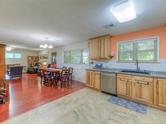 3rd image of 135 Sweetgum St
