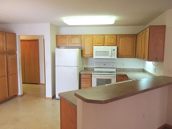 3rd image of 25615 Park Ln