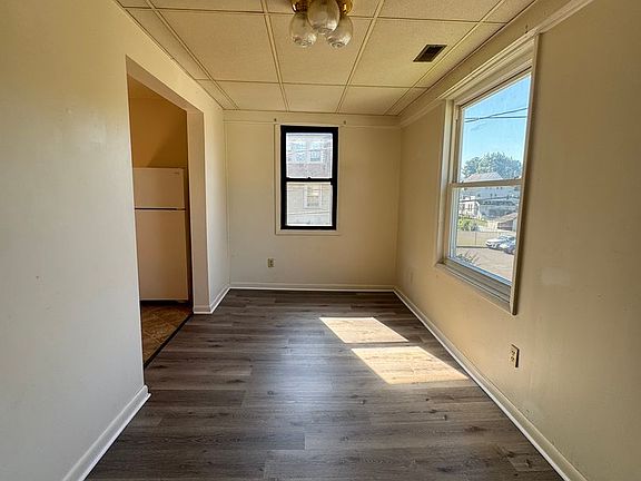 5th image of 37-39 Pierce St #3