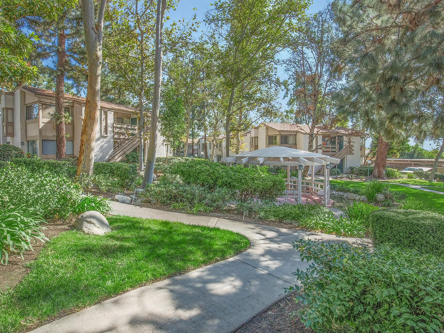 Country Woods Apartment Homes — Photo 2