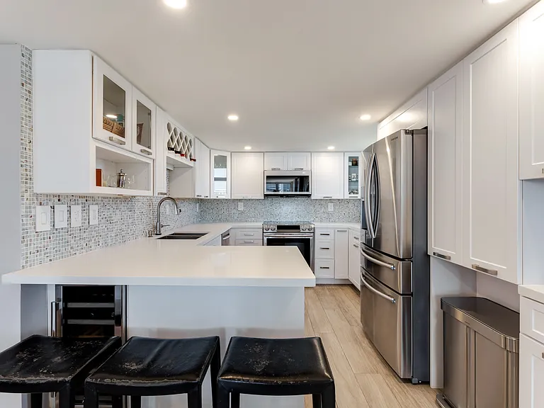 1901 Brickell Ave #B1809 — Photo 4