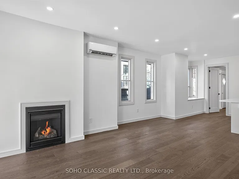 23 Fernwood Park Ave #MAIN FLOOR — Photo 5