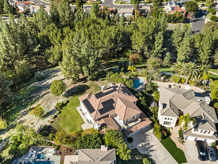 24310 Belford Ct — Photo 4