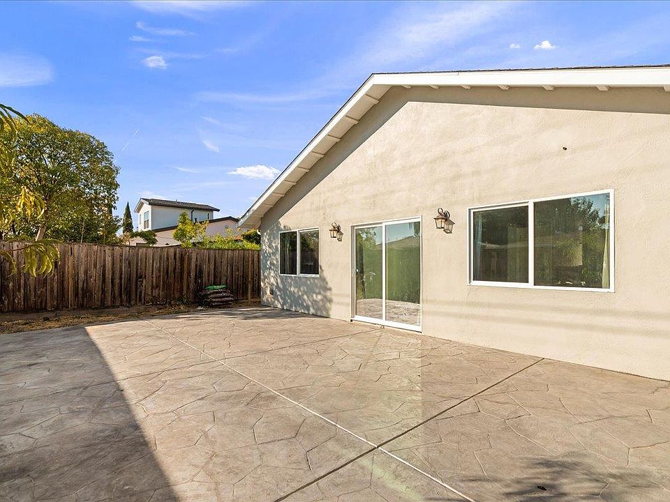 1st image of 2619 Painted Rock Dr