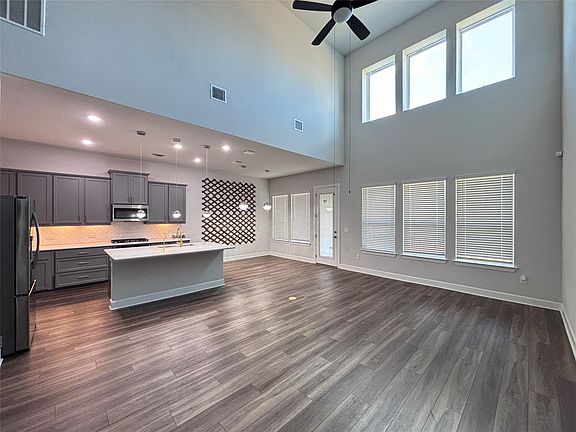 5th image of 713 Coppell Ct