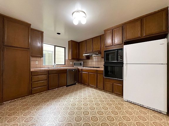 5th image of 1417 20th Ave #1419