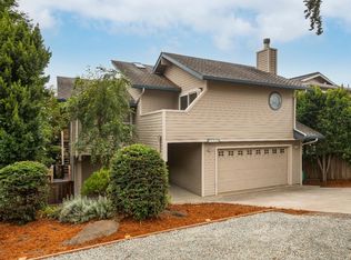 646 Columbus St, El Granada, CA 94018