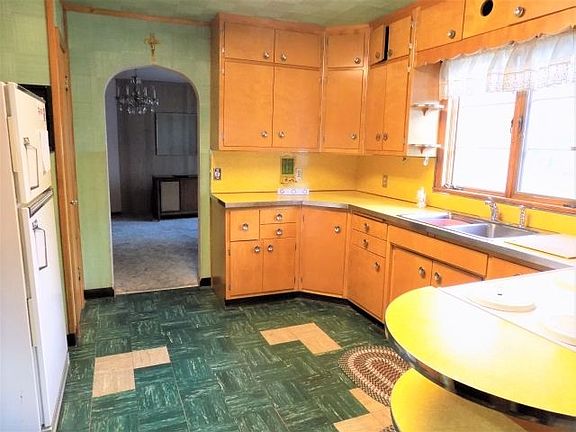 5th image of 2223 Mather Ave