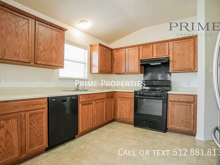 813 Middle Brook Dr — Photo 4