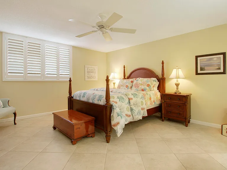 630 Ocean Dr #102 — Photo 14