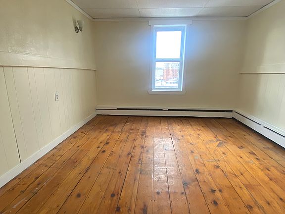 4th image of 9-11 Kelley Sq #3