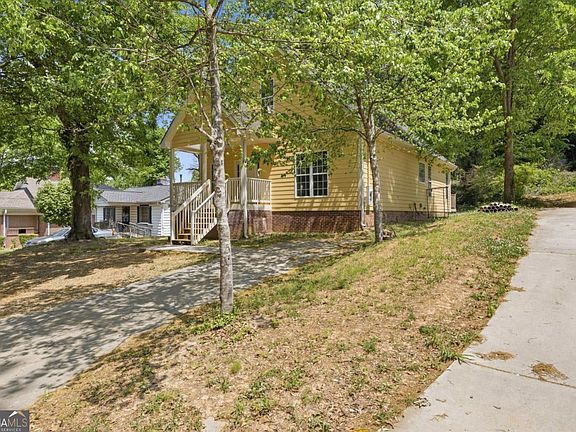 3rd image of 845 Mildred Pl NW